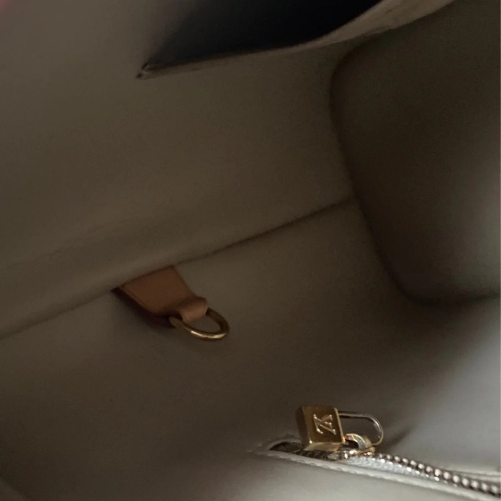 LV Vernis  Houston Tote - Picture 8 of 11